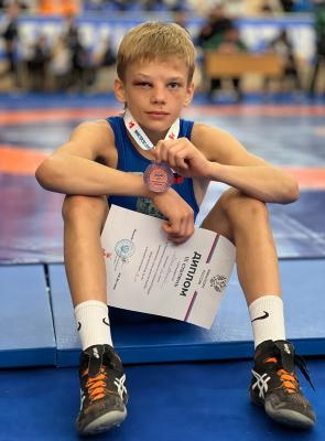 Анатолий Махин